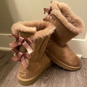Uggs tan bow boots